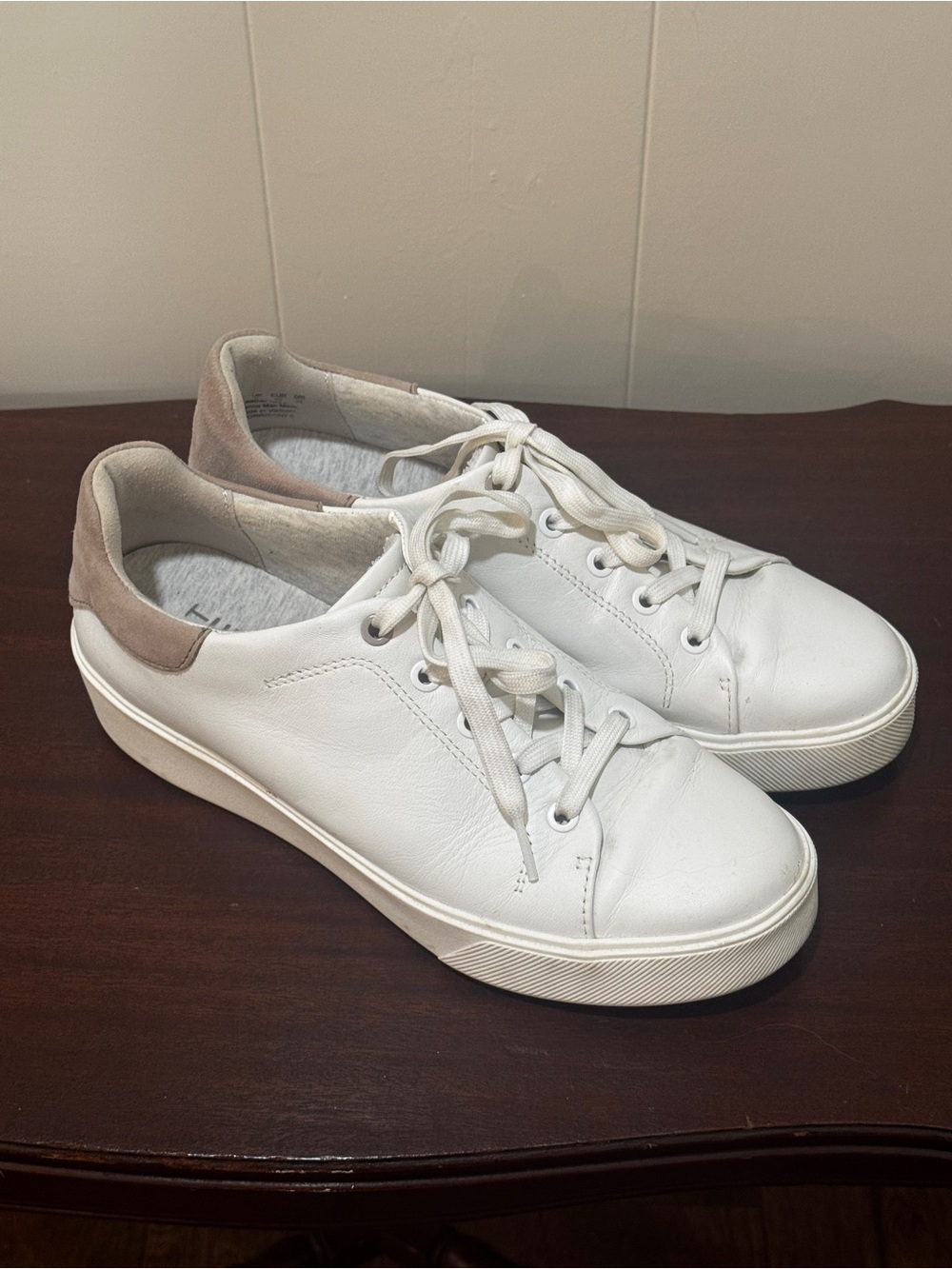 Naturalizer White Leather Women’s Lace-Up Sneakers